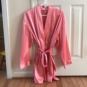 EUC Victoria’s Secret Pink Satin Robe OS